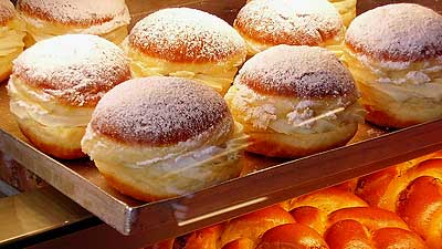 Krapefen pastries on display
