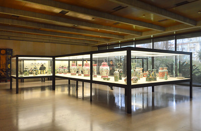 pottery display at Gulbenkian Museum