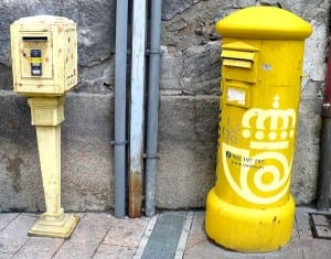 French and Spanish mailboxes side by side.