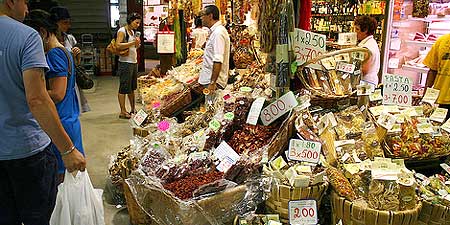 people buying food at stall at Mercato Centrale