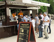 Snack time at the Tuileries