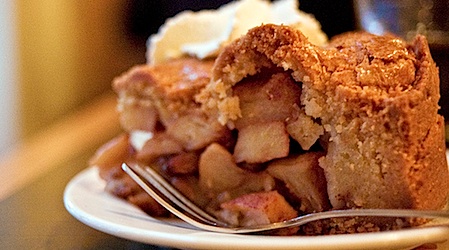 an apple crumble pie pastry