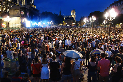 crowd at concert in Paris