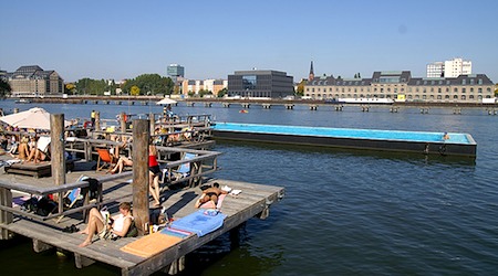Berlin Badeschiff