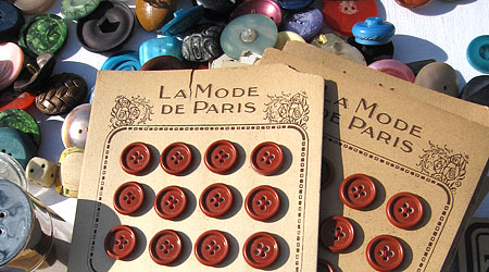 paris buttons