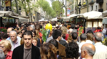 crowds of people in Barcelona