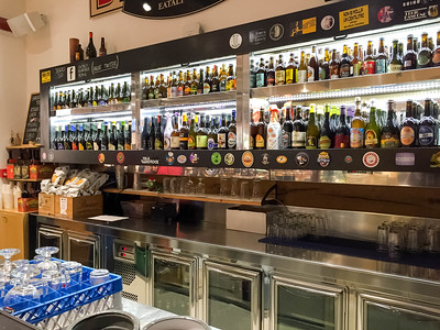 beers at Eataly market