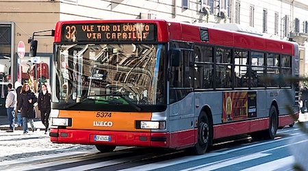 Rome bus