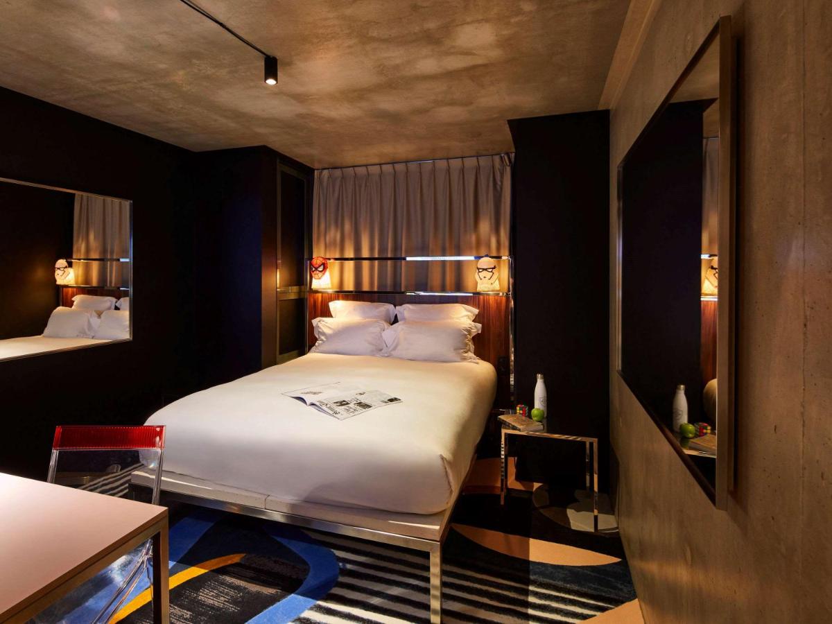 dark moody hotel room at Mama Shelter Paris East