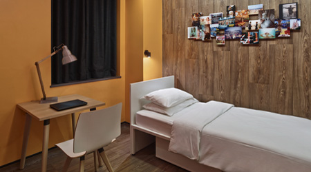 Generator London room