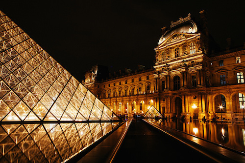 Louvre night