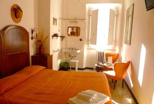 The Dali chars with its vintage and antique furnishing. Photo: EuroCheapo