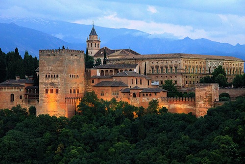 Alhambra is one of the tourism treasures of Europe. Photo: RaMaOrLi