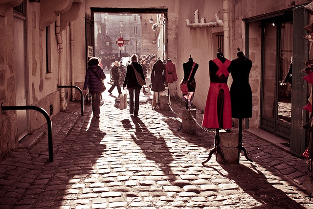 Shopping is a sport in Shopping in France doesn't have to break the bank. Photo: Ignacio B