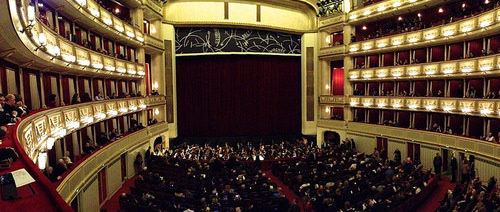 The Vienna State Opera before the opening curtain. Photo: Roman B