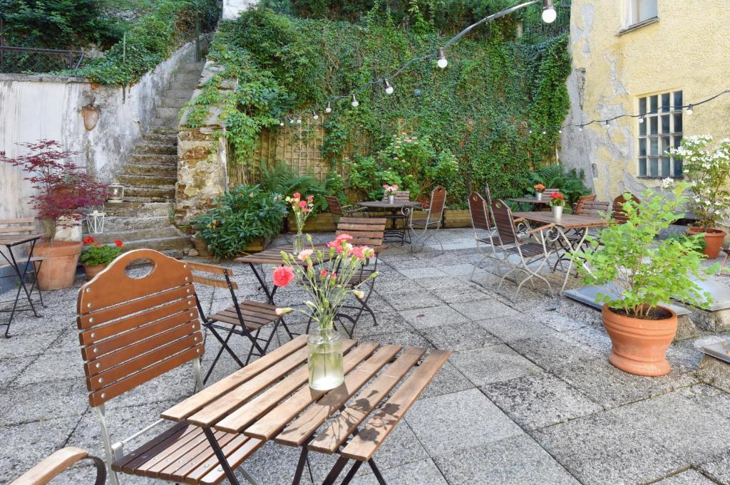 Hotel Krone 1512 courtyard