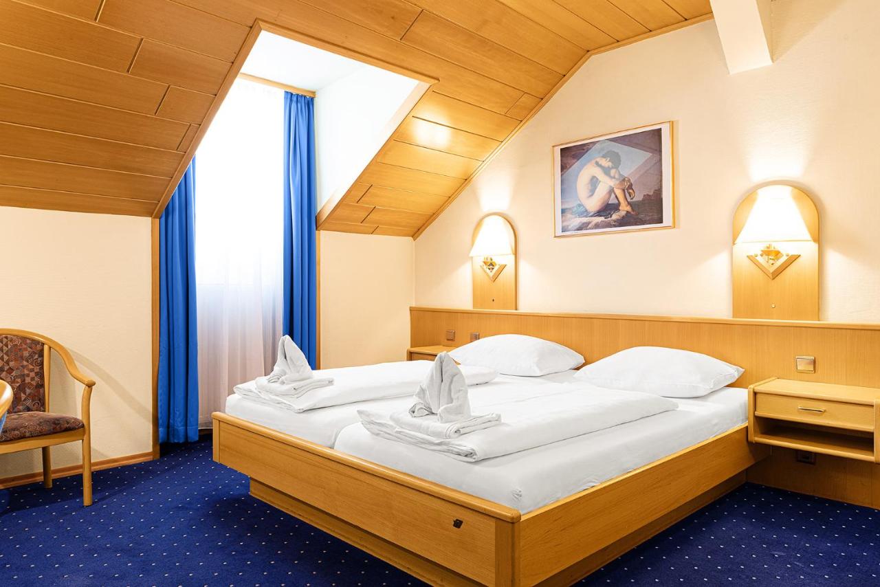 blue and tan room at Pension Wild