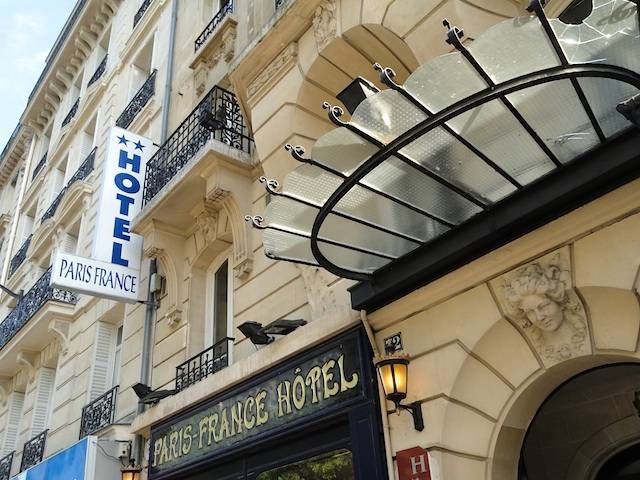 Hotel Paris exterior