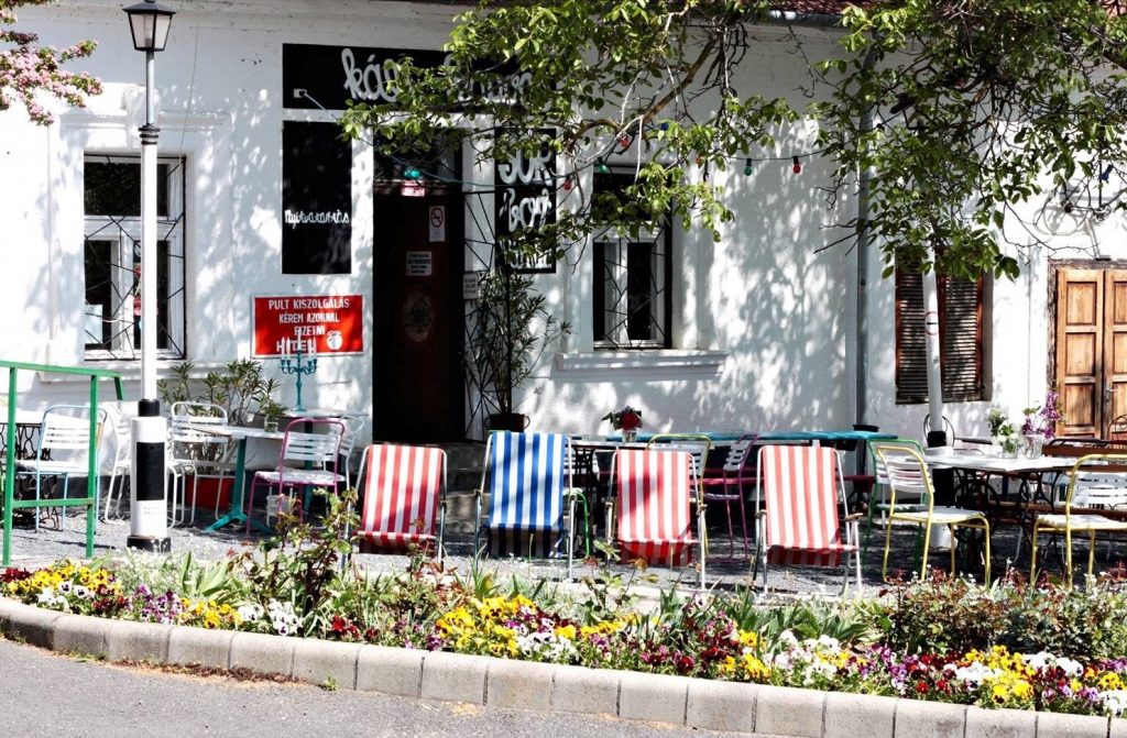 Nosztalgiautazás a Balaton körül: 7 hely, ahol a mennyei ízek mellett tombol a retró hangulat