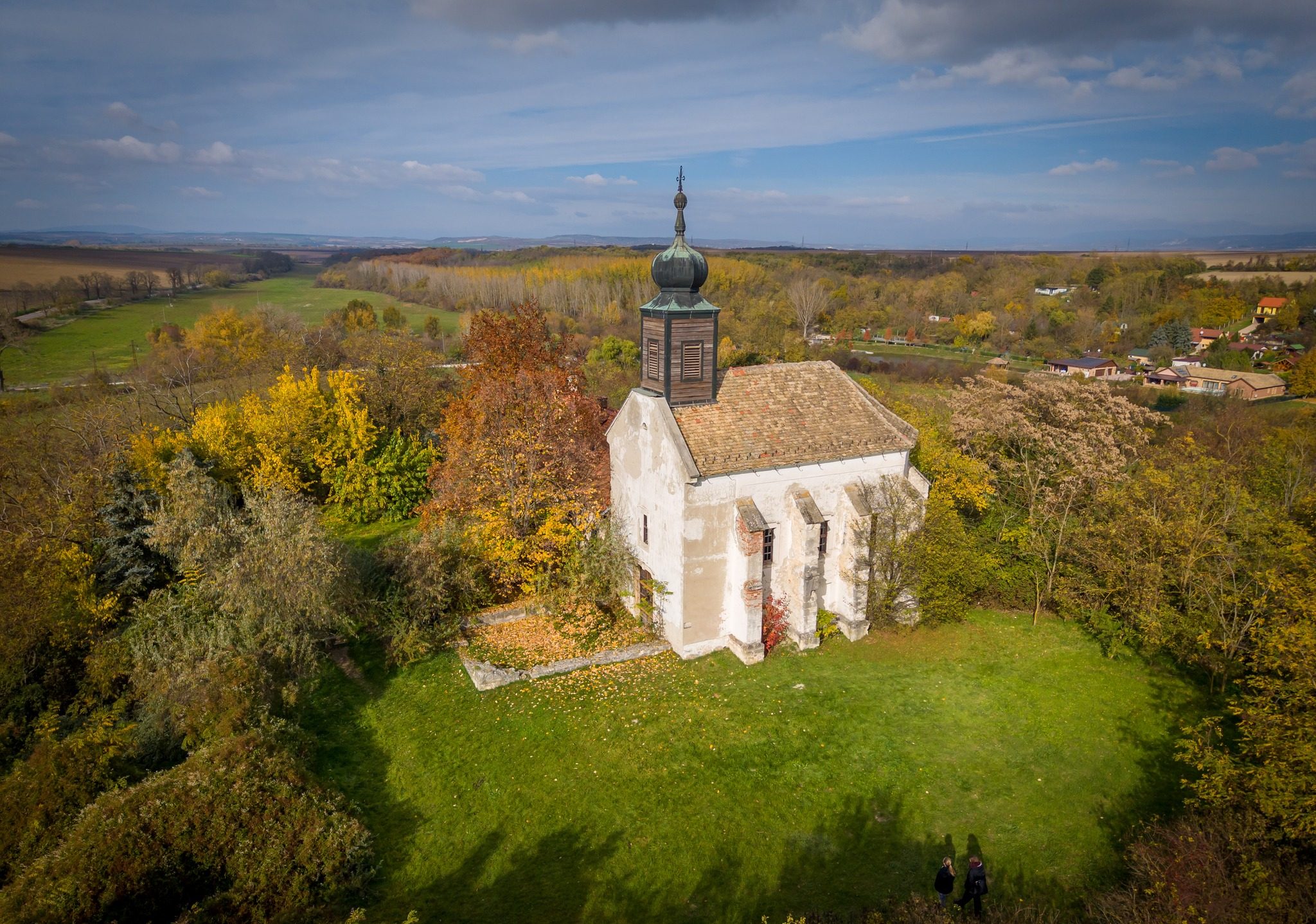 5 varázslatos zarándokhely Budapesttől egy karnyújtásnyira, ahová elvonulhatunk idén ősszel