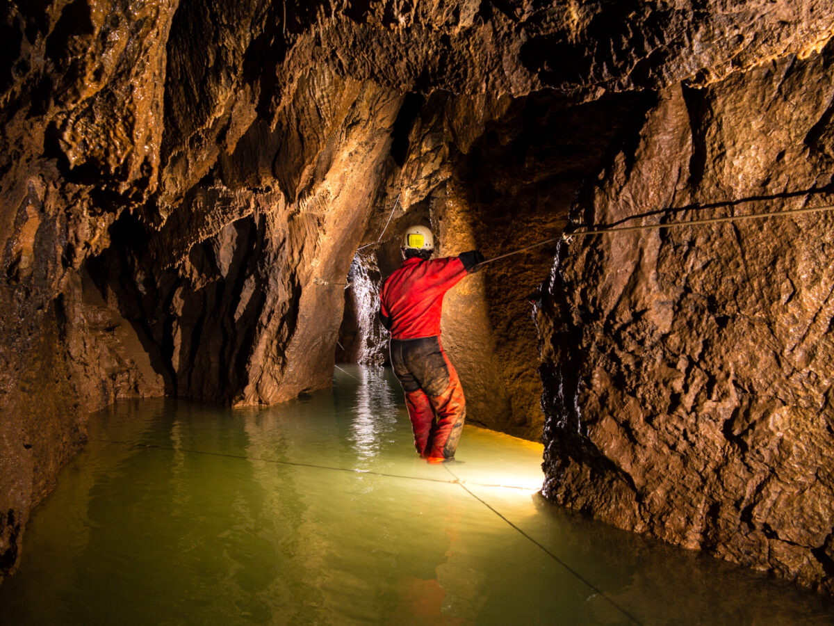 Csodabogyós-barlang Barlangok Hónapja